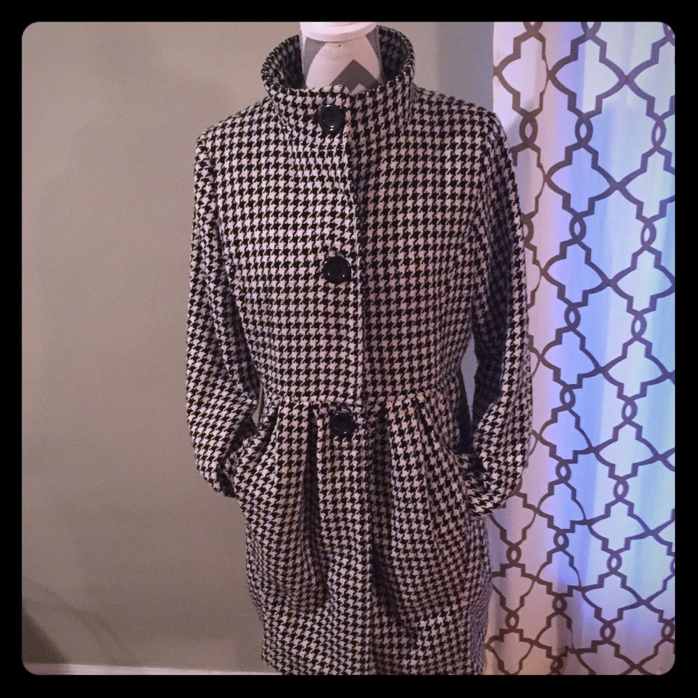 Bitten by SJP tweed large 30% wool coat..